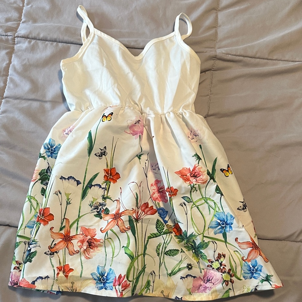 Girls floral dress - Size 4